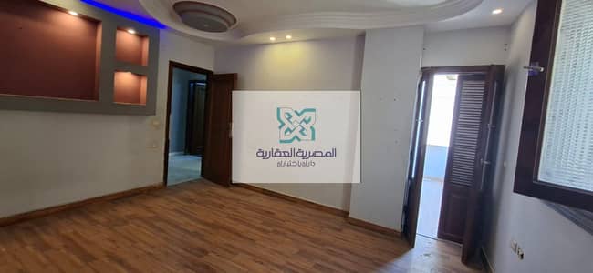 #شقه_للايجار   المعراج السفلى   بالقرب من كنتاكي و معسكر الجيش   ومنطقه المدارس والخدمات   دور 4 . . بدون اسانسير   165 متر