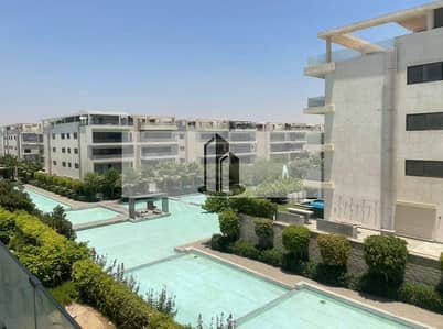 شقة للبيع بالتقسيط بسعر و موقع ممييز في كمبوند ليك فيو ريزيدنس Lake view residence 2 التجمع الخامس
