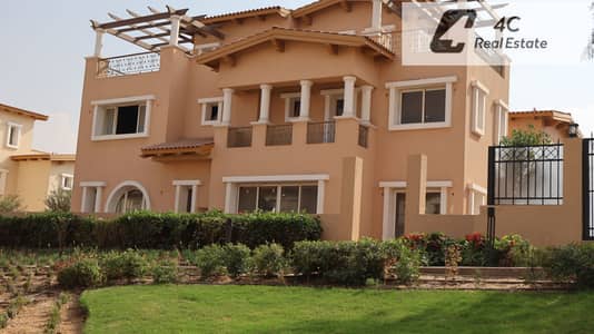 Lowest price classic villa for rent 480m 4 bdr ultra super lux finishing fully furnished in Hyde Park Fifth Settlement New Cairo near Mivida