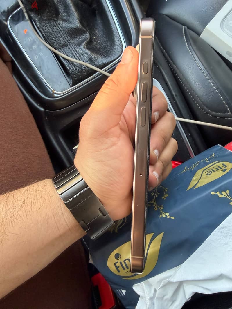 Apple - iPhone 16 Pro Max 2