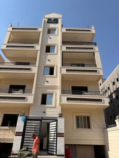 أرض المخابرات، حدائق أكتوبر، قرب طريق التنمية ومحور الفيوم والدائري الأوسطي والمتحف المصري.