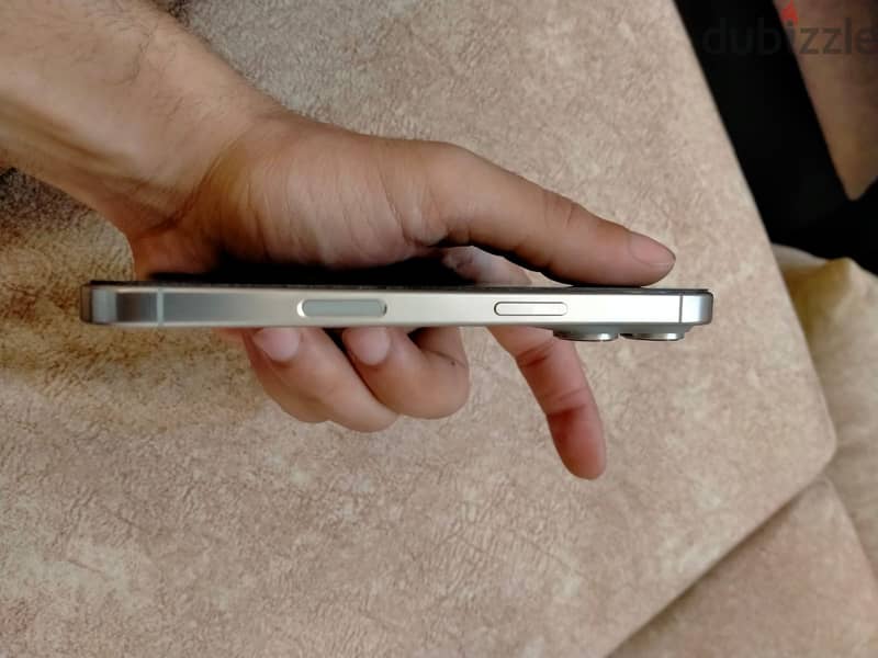 Iphone 16 pro 3