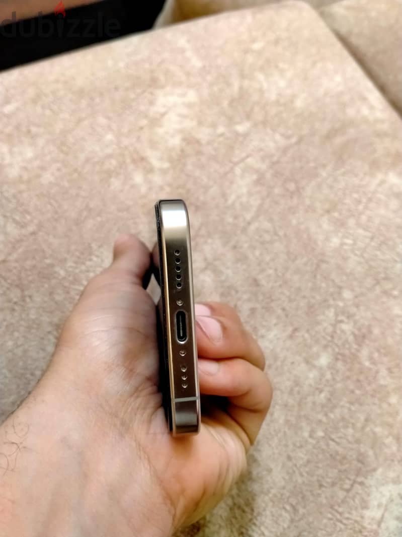 Iphone 16 pro 4