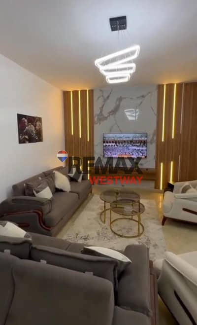 دوبلكس ارضى بجاردن للايجار في كازا بيفرلي هيلز    Ground Duplex for rent in casa Beverly hills