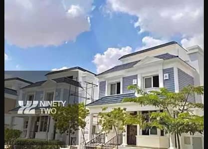iVilla Roof for Sale in Mountain View 1.1 New Cairo  - Semi Finishing - Under Market Price