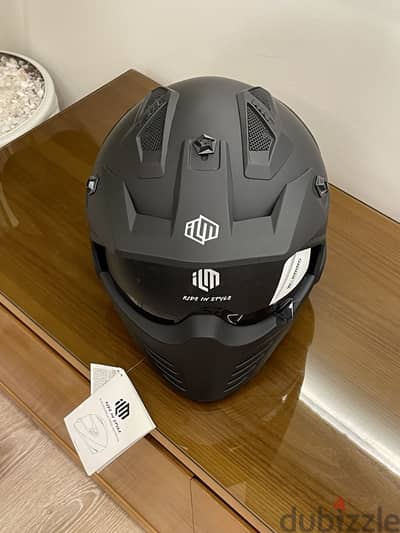 للبيع خوذة ILM وارد امريكا جديدة بالتيكيت for sale ILm new helmet