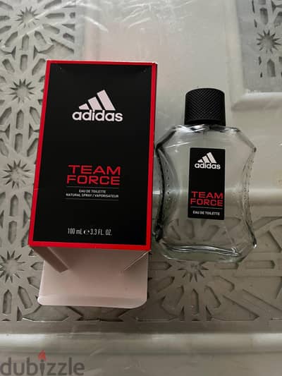 عبوة عطر فارغة