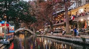 فيلا للبيع في River walk التجمع الخامس موقع متميز و اقل من سعر السوق