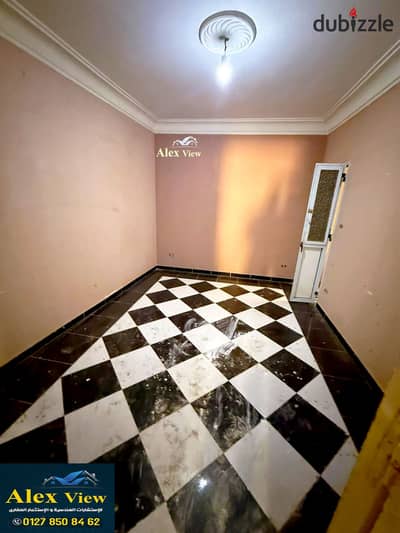 For sale, a licensed apartment with 4 rooms in Sidi Bishr Qibli, near the metro.