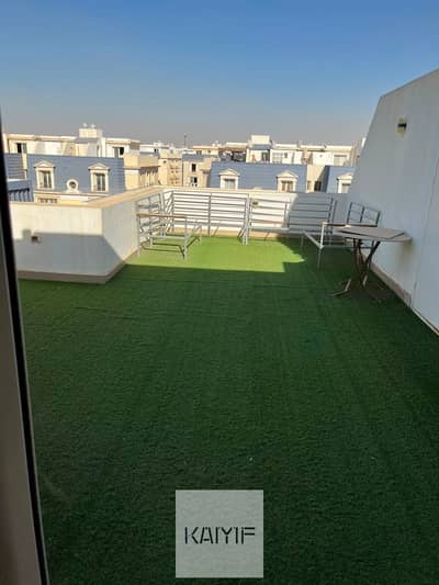 بنتهاوس فاخر للإيجار في ماونتن فيو هايد بارك تشطيب كامل مع مطبخ وتكييفات إطلالة مميزة ومساحات معيشة عصرية في قلب القاهرة الجديدة