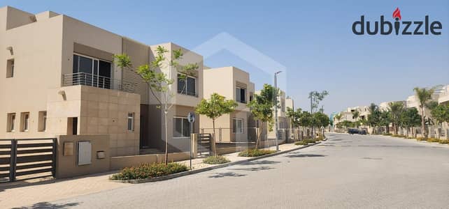أول سكن فيلا بحمام سباحة خاص متشطبه بالكامل للبيع بوحدات المطبخ والتكييفات في ذا كراون, بالم هيلز, مدينة 6 أكتوبر . . . . . .