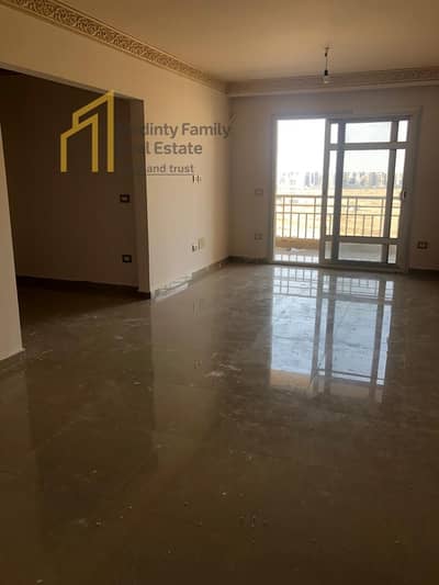 For rent, an apartment of 96 square meters, special finishing, repeated floor, b7, open view, not damaged at all.