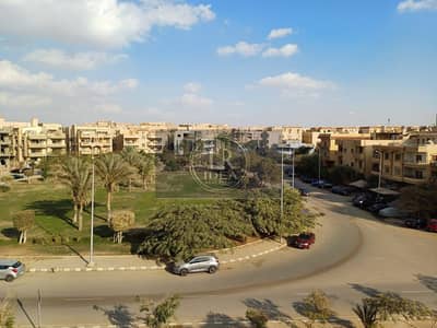 للبيع بالبنفسج ڤيلات ١ أمام بوابه ١٣ الرحاب و كمبوند حسن علام موقع متميز