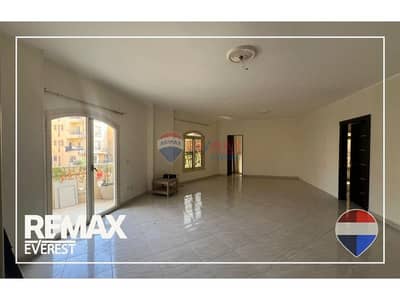 Semi-furnished apartment in Beverly Hills-Best offer