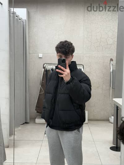 Apple - iPhone 16 Pro Apple - iPhone 16 Pro