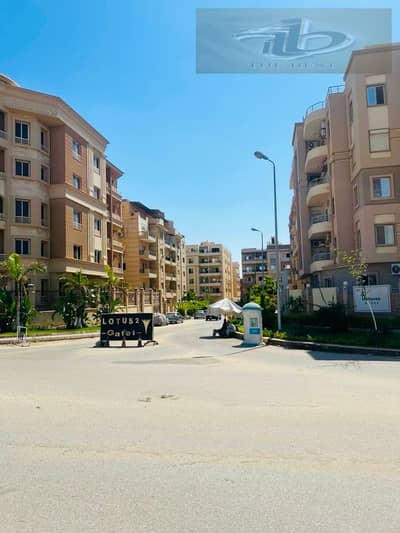 شقة للبيع باللوتس الشمالية – موقع مميز أمام نادي بلاتينيوم وبالقرب من الجامعة الأمريكية   موقع استراتيجي في قلب القاهرة الجديدة، قريب من الخدمات وال