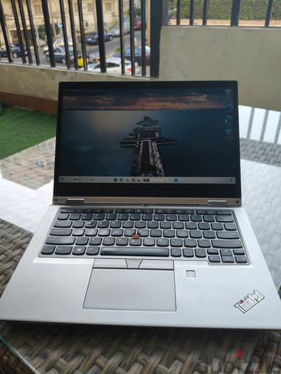 lenovo thinkpad yoga l13.      لابتوب وتابلت 2×١