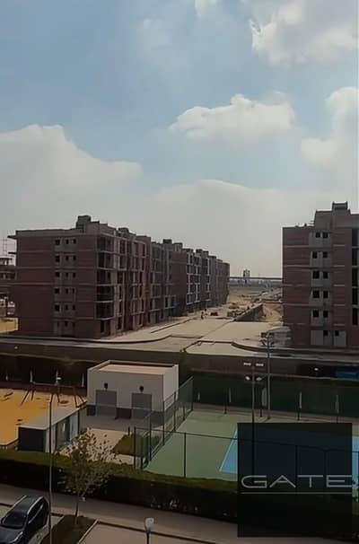 شقة استلام متشطب في ايفير ويست برايم لوكيشن سور في سور مع مول العرب