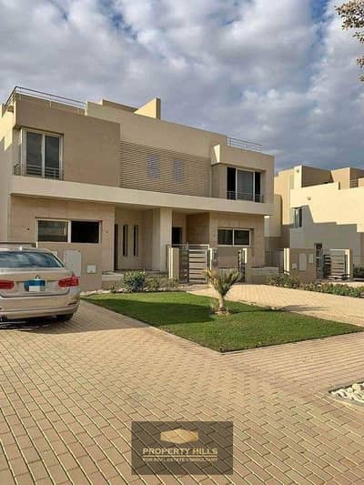 فيلا تاون هاوس بانوراما فيو بحمام سباحة في Club Hills التوسعات الشرقية بجوار بالم هيلز و نيو جيزه