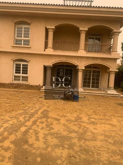 I own a villa model G independent Vg2 in a great location garden view in my city
