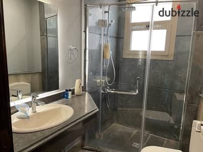A distinctive apartment with a direct garden view in a very upscale location in the heart of Al-Nour Villas 6 – tranquility, privacy, and high-level living. A strategic location close to all axes and services: Al-Mukhabarat Compound, Mohamed Naguib Axis, Gamal Abdel Nasser Axis, a minute to the Rehab Bridge, in front of the Investors Area.