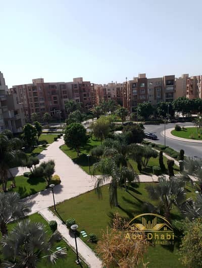 Apartment for sale in Madinaty B8, 207 sq m, garden view, street and square, steps away from services and minutes from the bank complex, British schoo