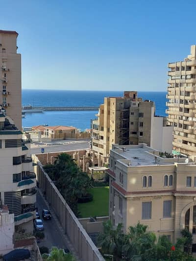 شقة للبيع فى لوارن فيو بحر روعة ٣ غرف ورسبشن ٣ قطع اتنين حمام مستر ٢٠٠ متر الدور التاسع