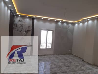 للإيجار السكني فقط – شقة 250م بحي 3/4 فيو حديقة ومحور جمال عبد الناصر