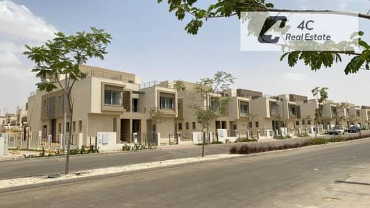 Twin house for sale 386 m under market price ready to move prime location open view of landscape in Palm Hills New Cairo