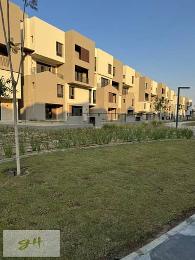 شقة مع جاردن تشطيب كامل للبيع في سوديك ايست الشروق Sodic east AL Shorouk