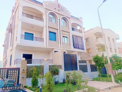 شقه لقطه للبيع من المالك مباشره فيوو مفتوح علي لاند سكيب بحري صريح لوكيشن مميز جدا تاني نمره من الممشي السياحي و وصله دهشور استلام فوري من المالك
