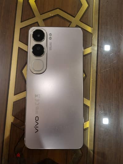 Vivo V40