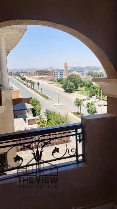 شقة سوبر لوكس للبيع بالمرحلة الثانية – فيو مفتوح على زايد والروف بالكامل