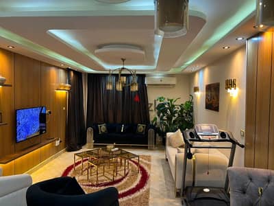 للبيع شقه ف كمبوند دار مصر القرنفل قريبه من الرحاب والسوق الشرقي ومكتب النائب العام ومدريه الأمن القاهره