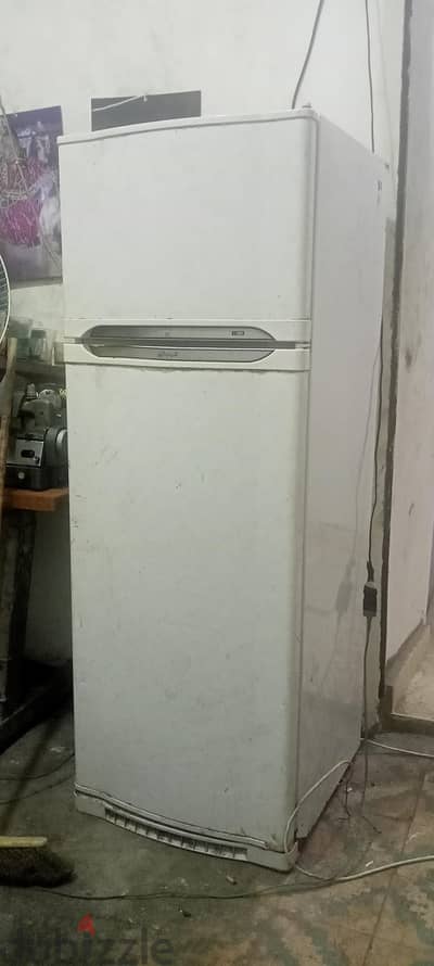 ثلاجه كريازي 12 قدم مشحونه 2500