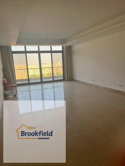 شقه للايجار بالمطبخ والتكييفات واجهزة فى كمبوند كايرو فستيفال سيتى الترا سوبر لوكسUltra Super Lux Apartment for Rent in Cairo Festival City Kitchen,