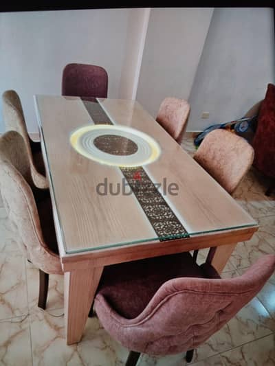غرفة سفرة حالة ممتازة وارد دمياط مع اضاءة ديكور
