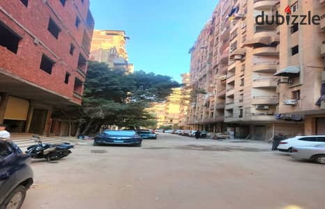 Apartment area 160 red brick very close to Al-Haram Street
