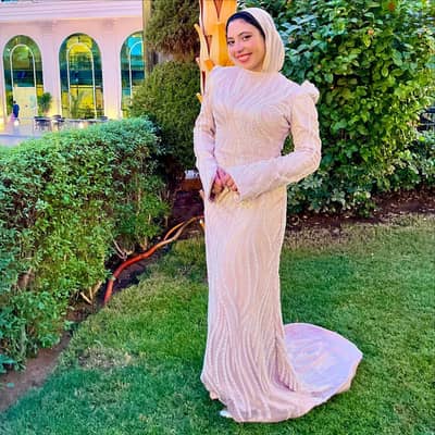 فستان هاند ميد لابسة واحدة