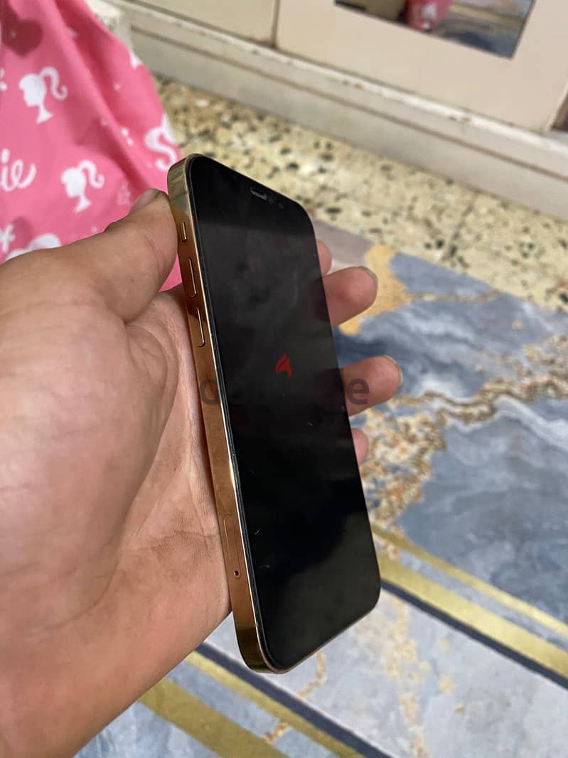 آبل - آيفون 12 برو 5