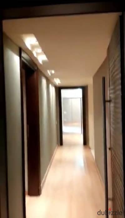 Apartment for sale in Heliopolis, New Egypt behind Heliopolis Club, area 450 m, sixth floor, open view, buildings 2001, hotel entrance, marble, 3 rooms, 3 bathrooms
