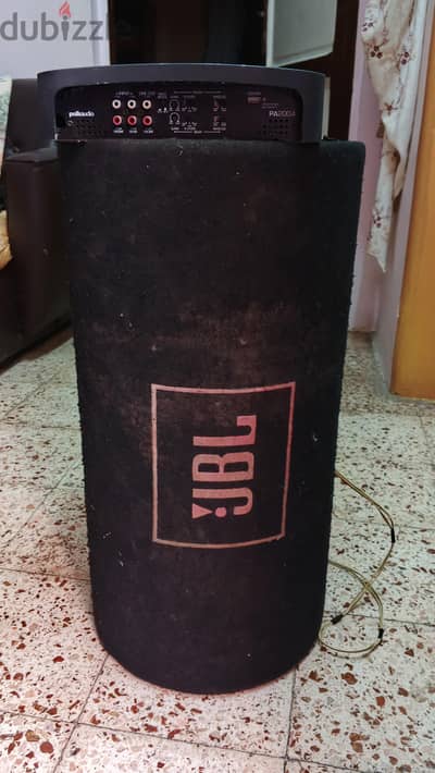 مكبر صوت ماركة JBL