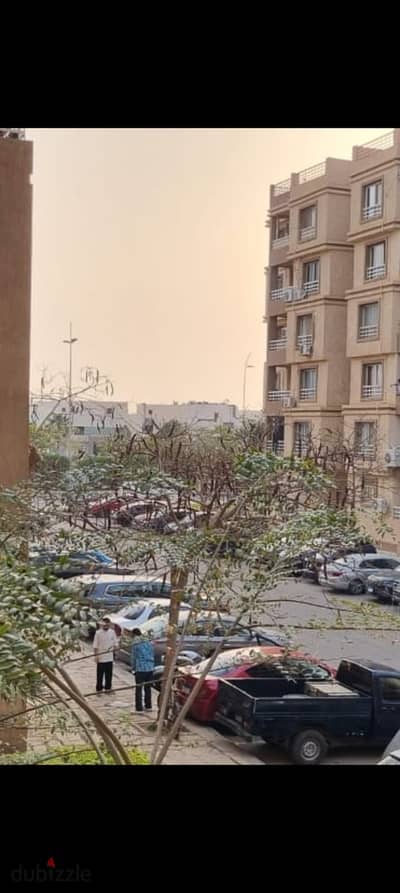شقه للبيع 124متر بسعر4.700. غير مجروحه