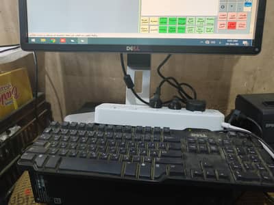 ٥ كيس كمبيوتر للبيع + ٢ شاشه وكلهم شغالين زي الفل