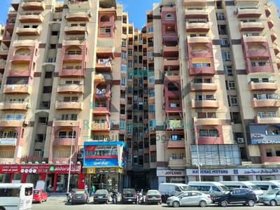 ع شارع مصطفى كامل تقاطع شارع التأمينات بجانب كارفور السيوف يوجد تحت المبنى اوتو كار وع الجانب الآخر يوجد مجمع قاعات