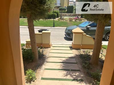 فيلا مستقلة مفروشه بالكامل فيو علي البحر  للبيع في ماونتن فيو رأس الحكمة، موقع مميز  Mountain View Ras El Hekma