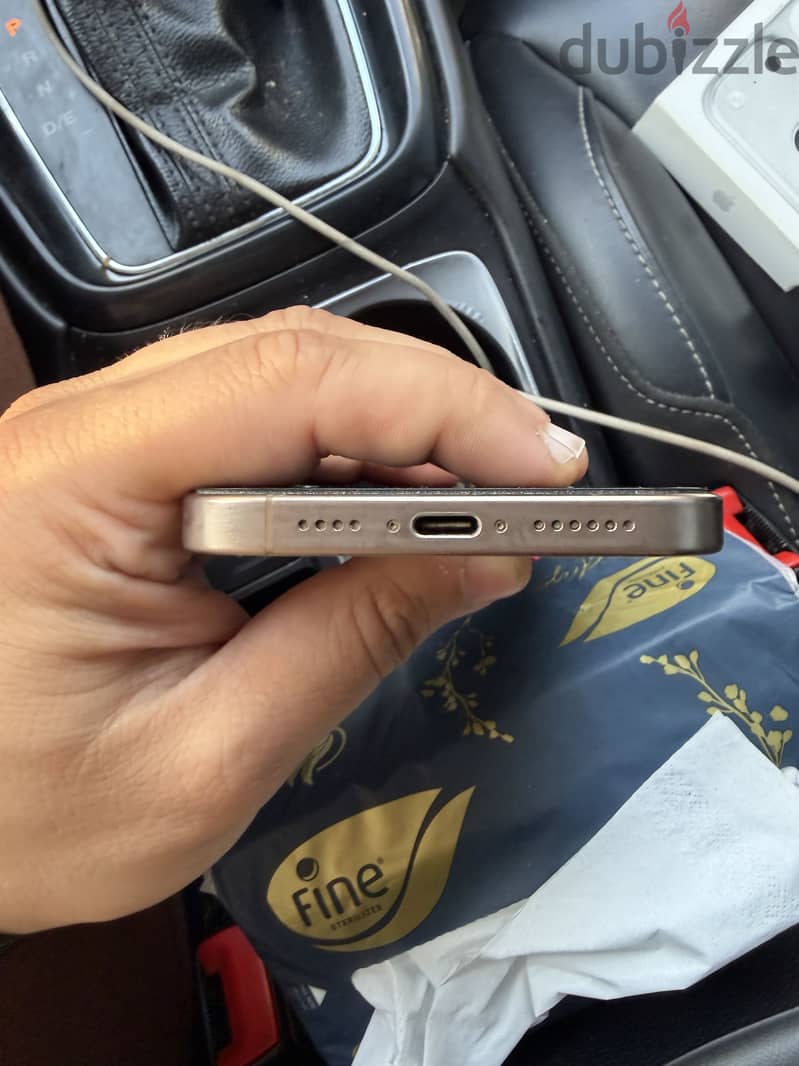 Apple - iPhone 16 Pro Max 3