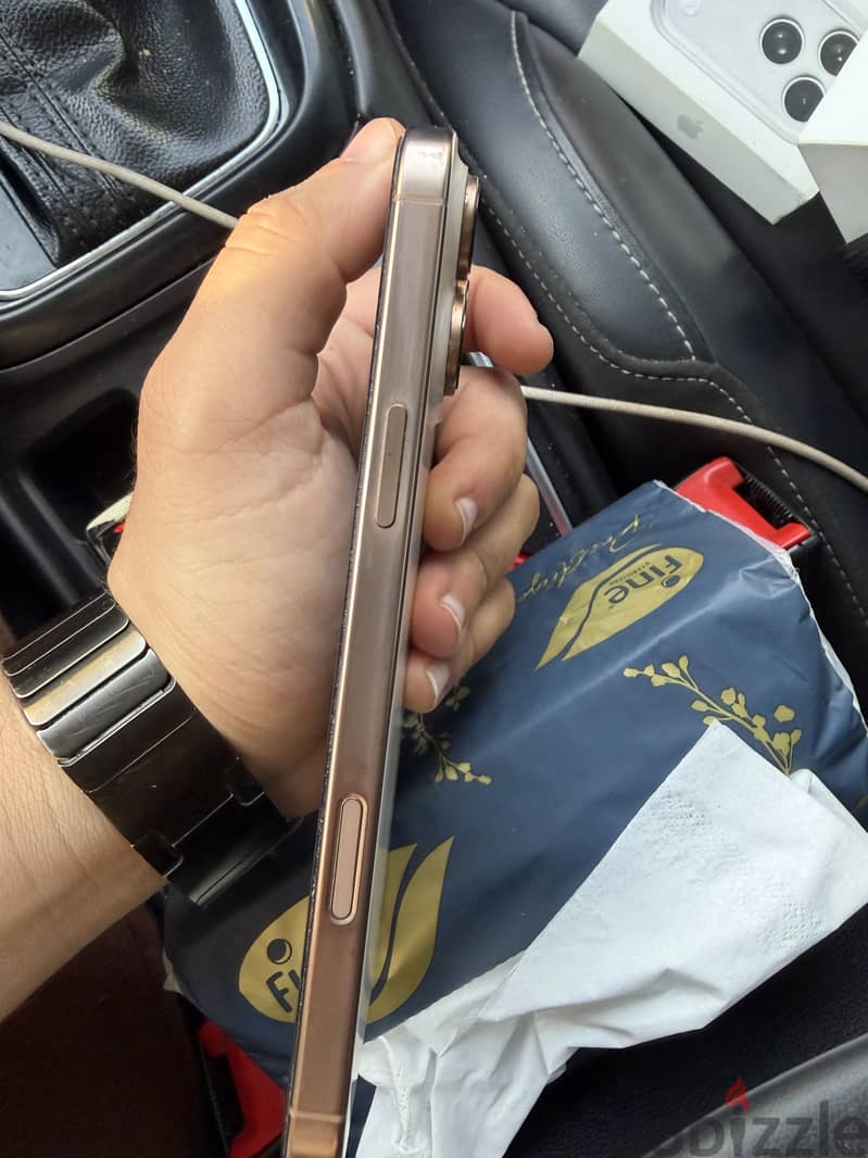 Apple - iPhone 16 Pro Max 4