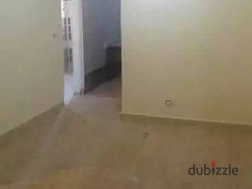 شقة 75 م للبيع تشطيب سوبر لوكس يوجد جميع المرافق مياه وكهرباء 2 نوم صاله مطبخ حمام الدور التالت علوي سلم بالاسكندريه العجمي الكيلو21 بجوار كافتيريا السوهاجي بموقع متميز جدا