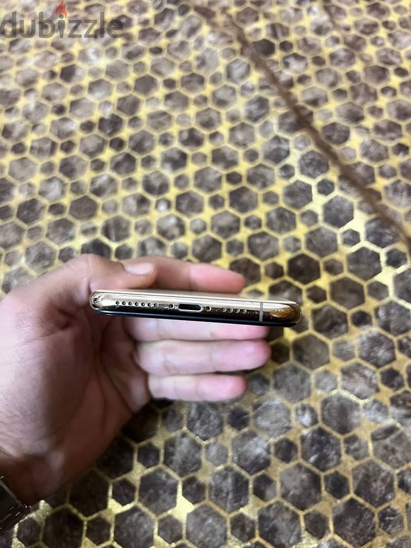 Apple - iPhone 11 Pro Max 2